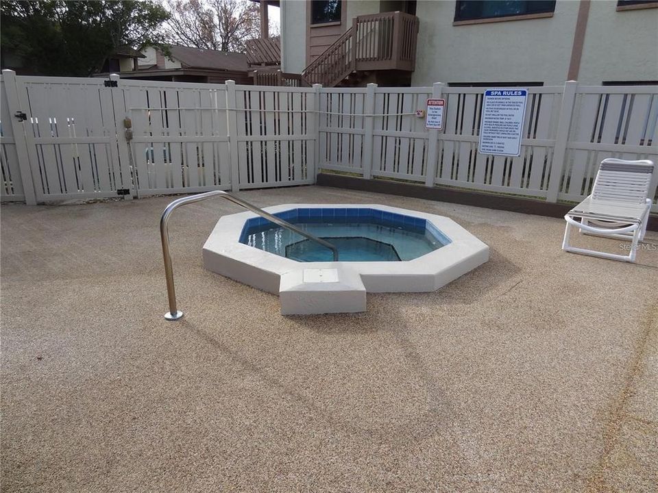 For Sale: $115,000 (2 beds, 2 baths, 1144 Square Feet)