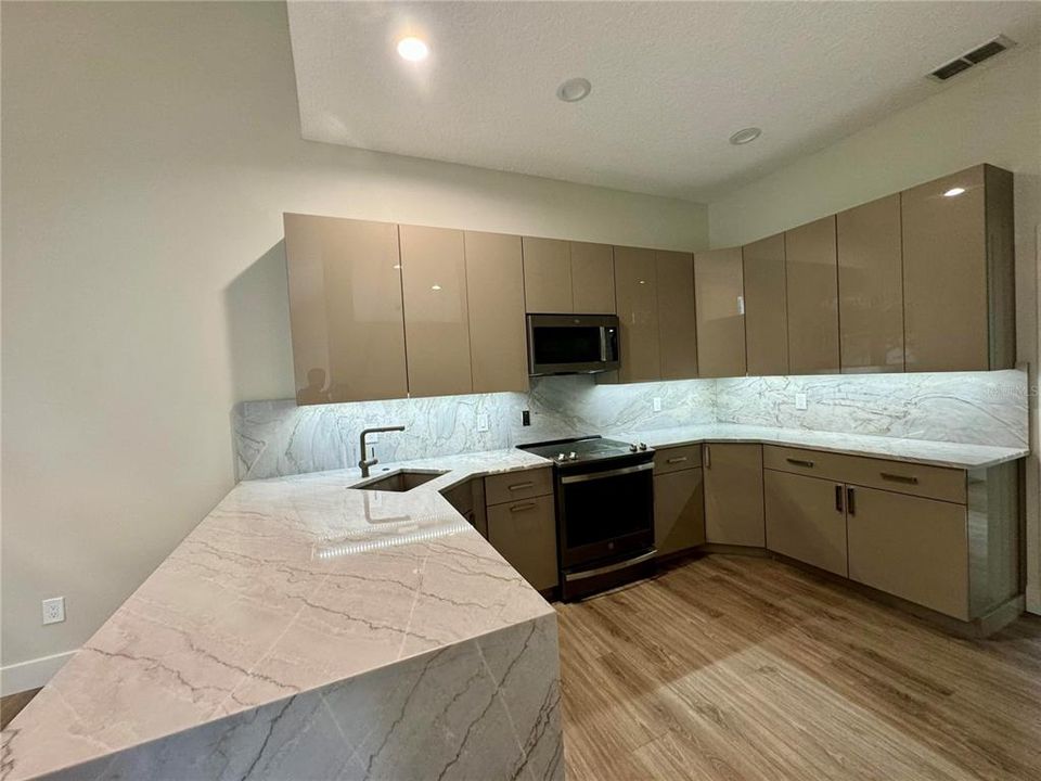 В аренду: $5,490 (3 спален, 2 ванн, 2354 Квадратных фут)