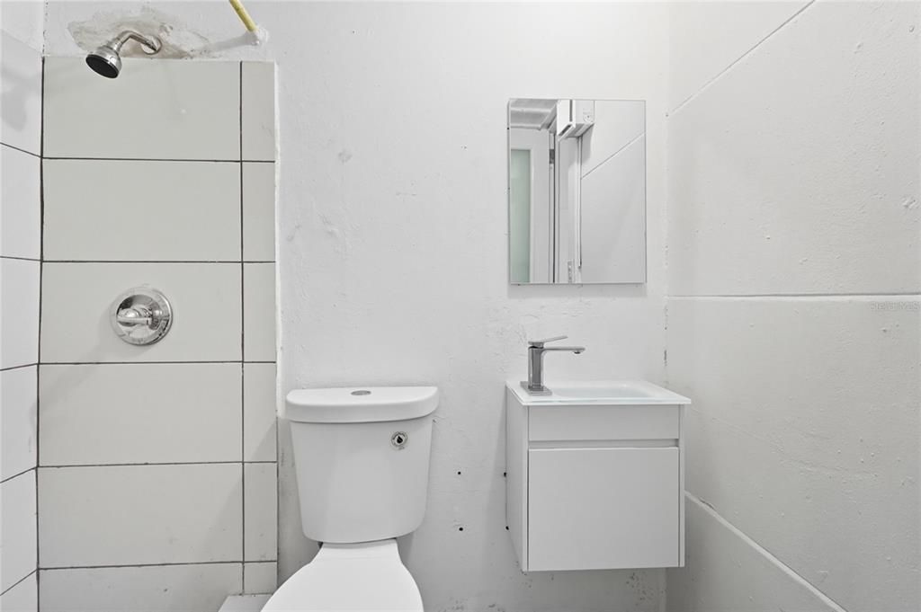 На продажу: $350,000 (7 спален, 3 ванн, 1982 Квадратных фут)