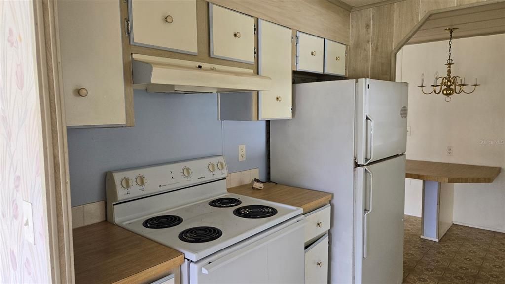 На продажу: $110,000 (2 спален, 2 ванн, 966 Квадратных фут)