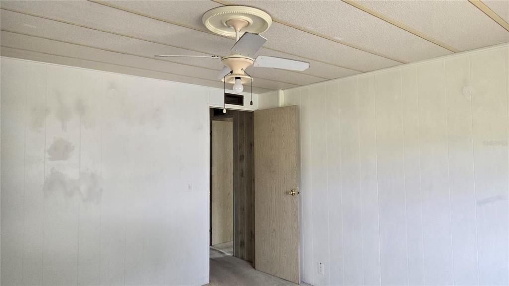 На продажу: $110,000 (2 спален, 2 ванн, 966 Квадратных фут)