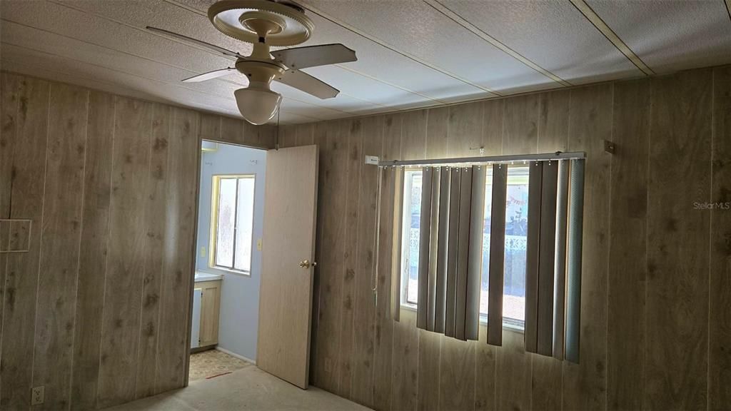 На продажу: $110,000 (2 спален, 2 ванн, 966 Квадратных фут)