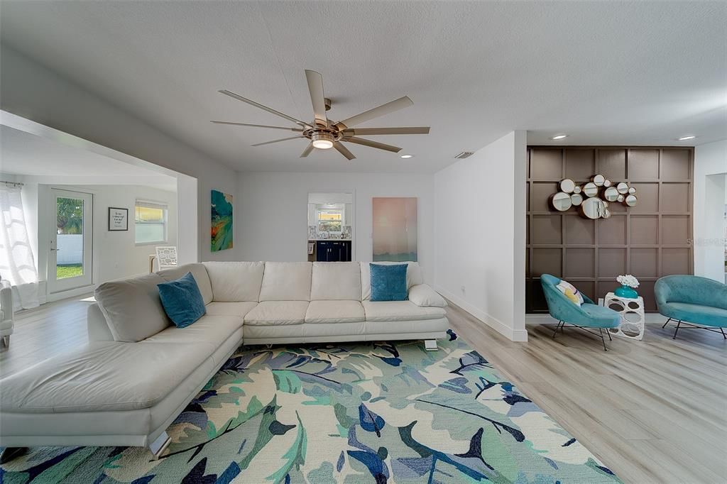 For Rent: $4,900 (3 beds, 3 baths, 2062 Square Feet)