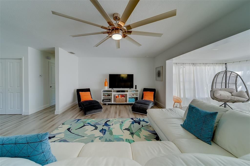 For Rent: $4,900 (3 beds, 3 baths, 2062 Square Feet)
