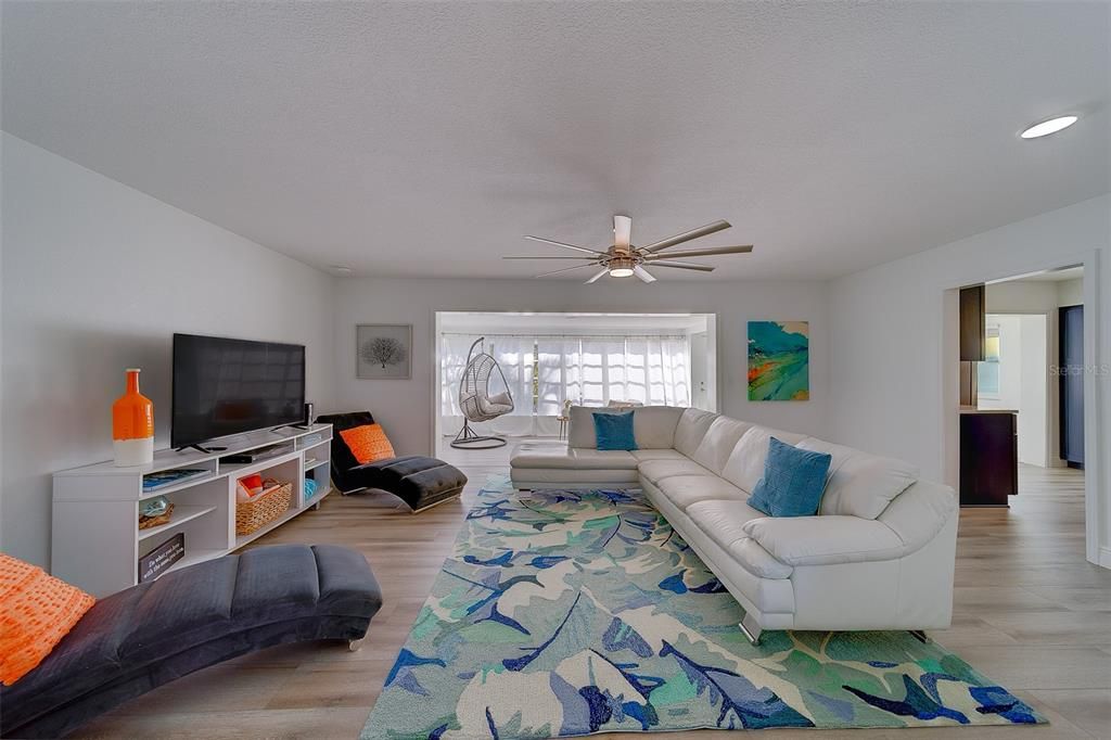 For Rent: $4,900 (3 beds, 3 baths, 2062 Square Feet)