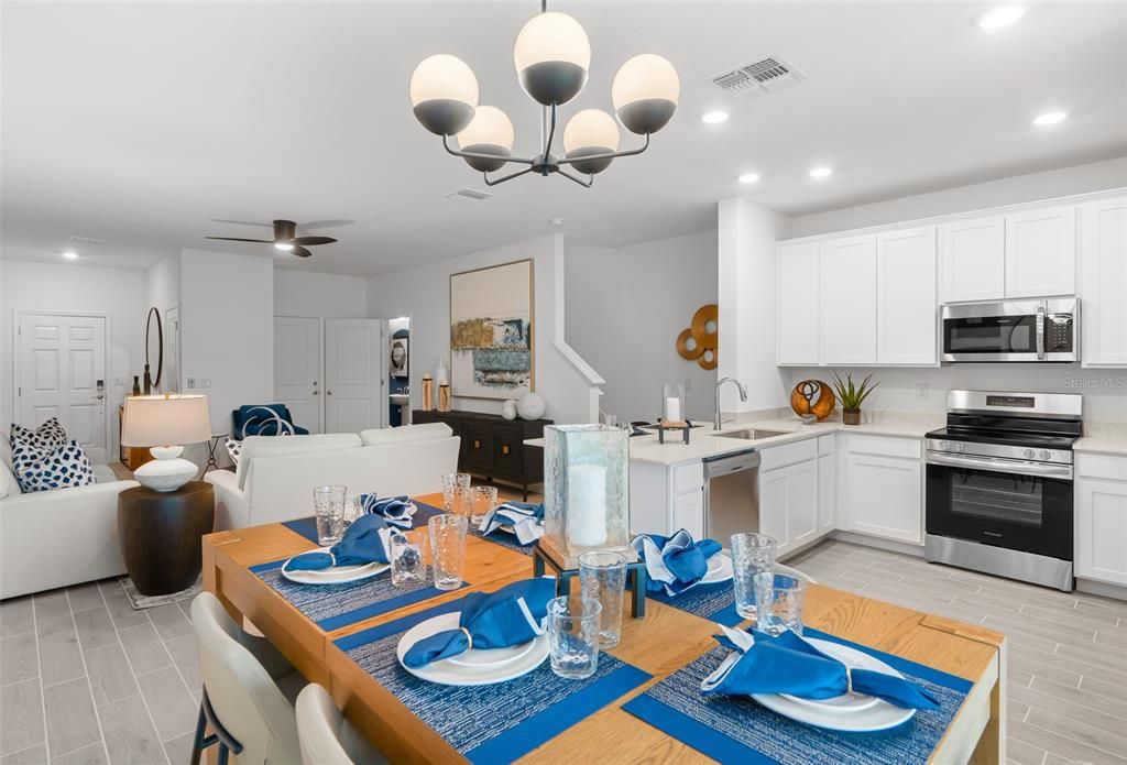 Под контрактом: $224,485 (3 спален, 2 ванн, 1682 Квадратных фут)