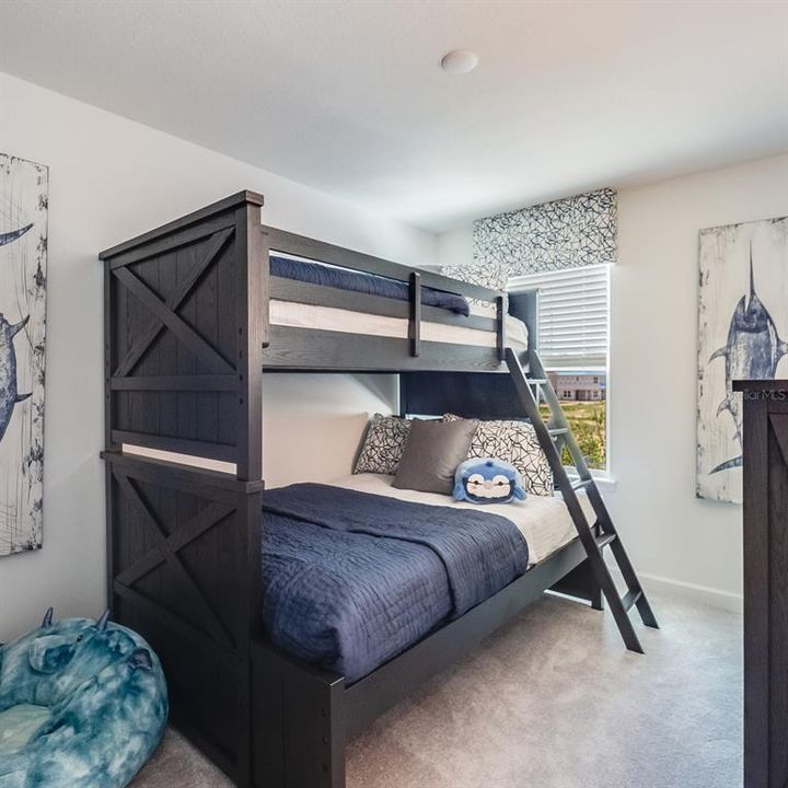 Под контрактом: $224,485 (3 спален, 2 ванн, 1682 Квадратных фут)