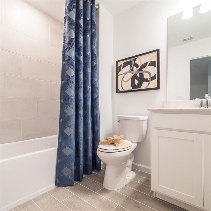 Под контрактом: $224,485 (3 спален, 2 ванн, 1682 Квадратных фут)