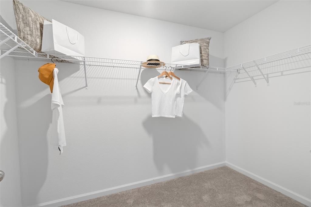 Под контрактом: $224,485 (3 спален, 2 ванн, 1682 Квадратных фут)