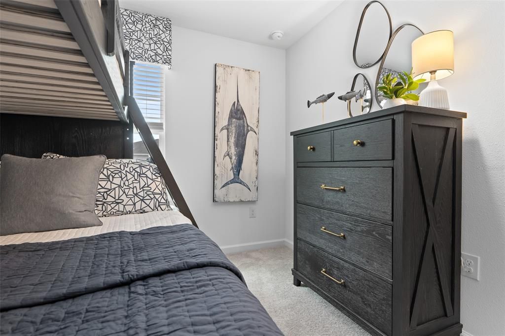 Под контрактом: $224,485 (3 спален, 2 ванн, 1682 Квадратных фут)