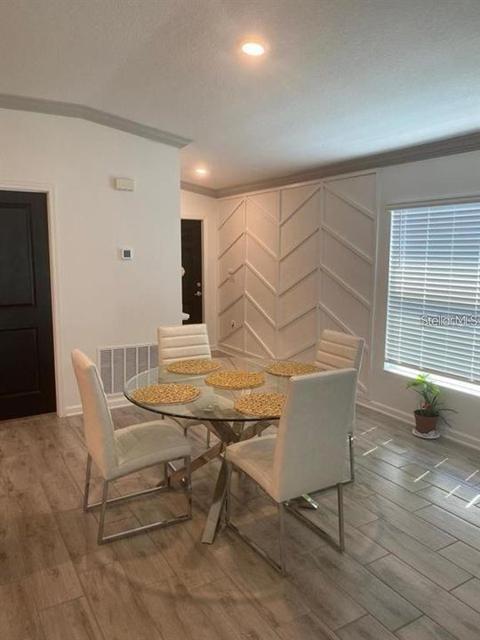For Rent: $2,100 (4 beds, 2 baths, 1826 Square Feet)