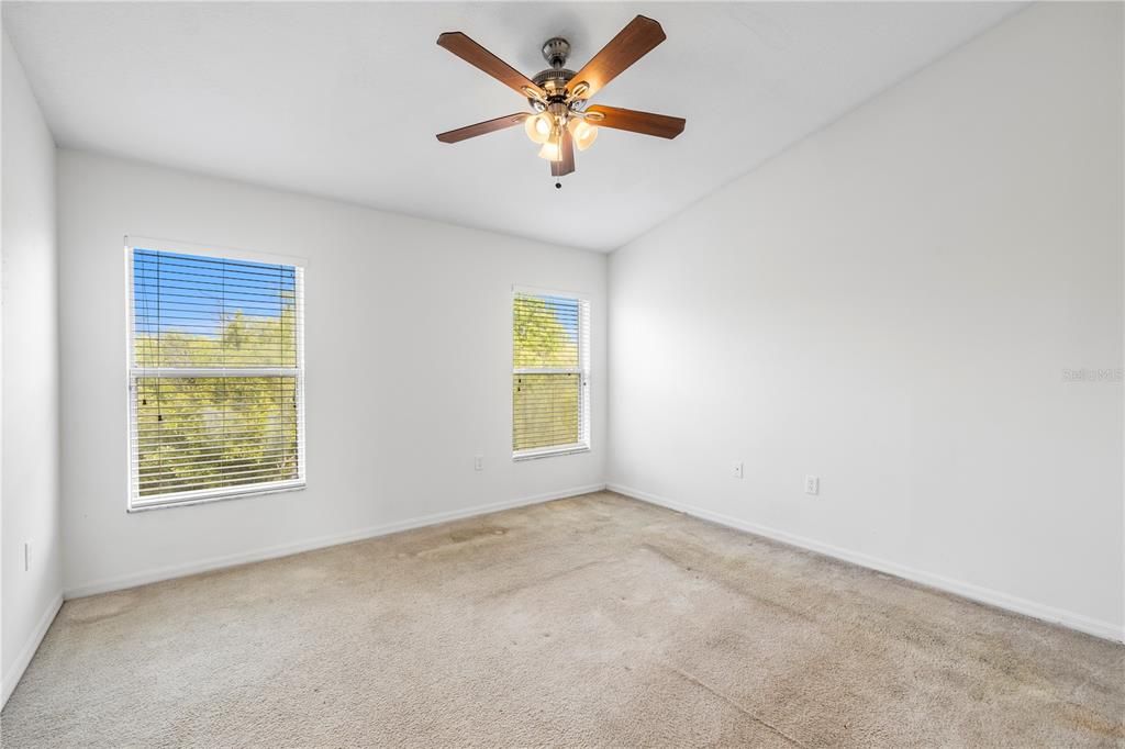 Activo con contrato: $195,000 (3 camas, 2 baños, 1387 Pies cuadrados)