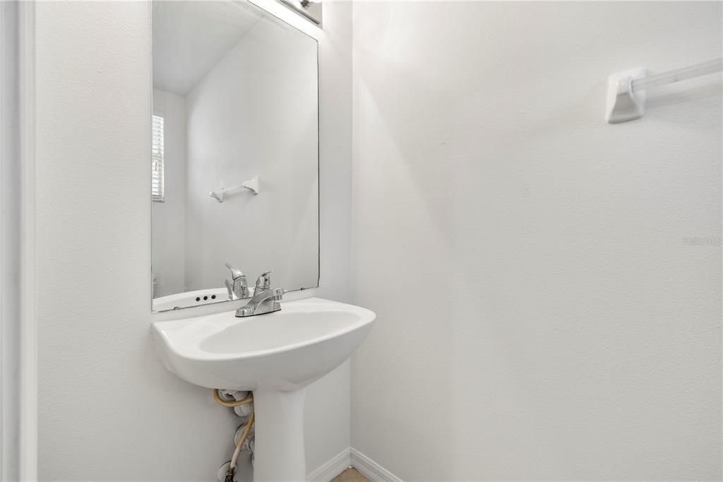 Activo con contrato: $195,000 (3 camas, 2 baños, 1387 Pies cuadrados)