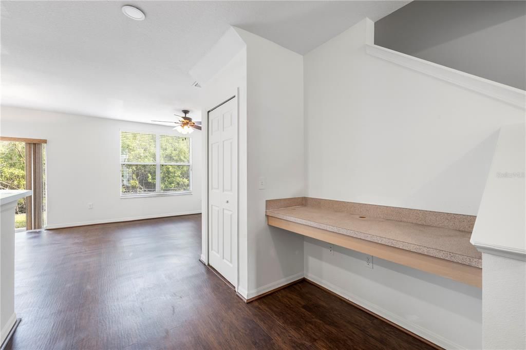 Activo con contrato: $195,000 (3 camas, 2 baños, 1387 Pies cuadrados)