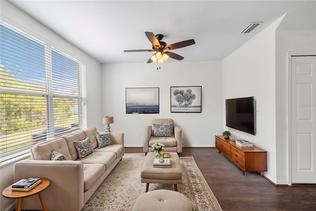 Activo con contrato: $195,000 (3 camas, 2 baños, 1387 Pies cuadrados)
