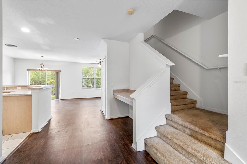 Activo con contrato: $195,000 (3 camas, 2 baños, 1387 Pies cuadrados)