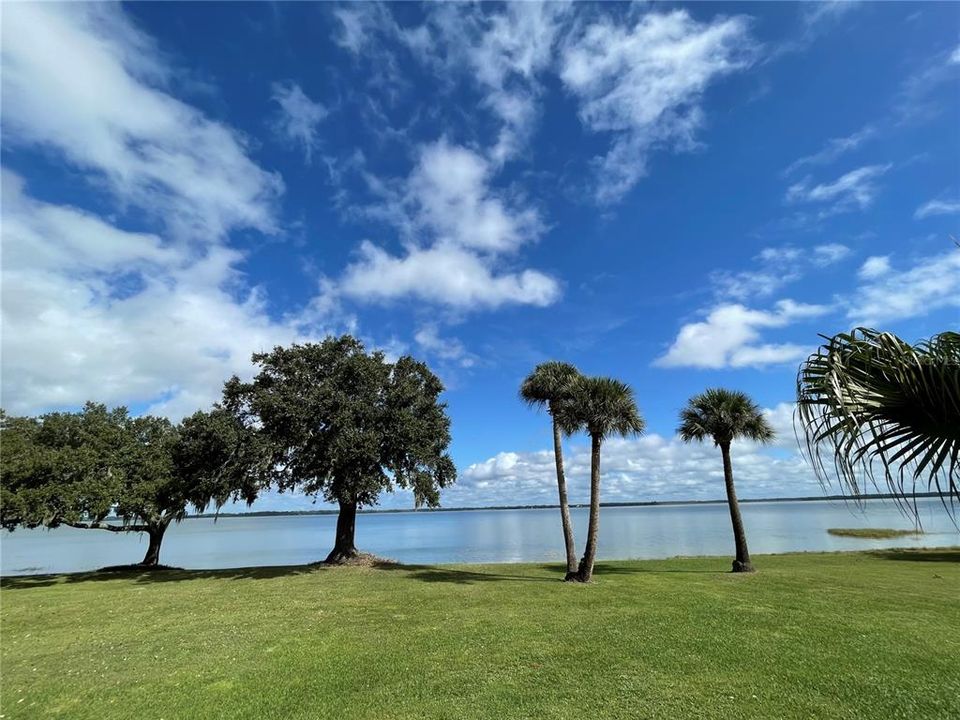 For Sale: $1,250,000 (3 beds, 2 baths, 3400 Square Feet)