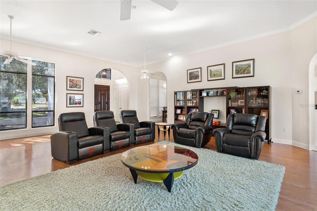 For Sale: $1,250,000 (3 beds, 2 baths, 3400 Square Feet)
