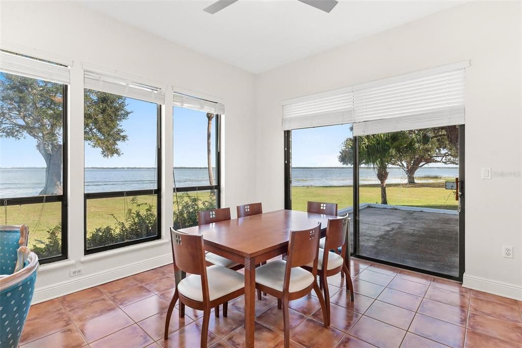 For Sale: $1,250,000 (3 beds, 2 baths, 3400 Square Feet)