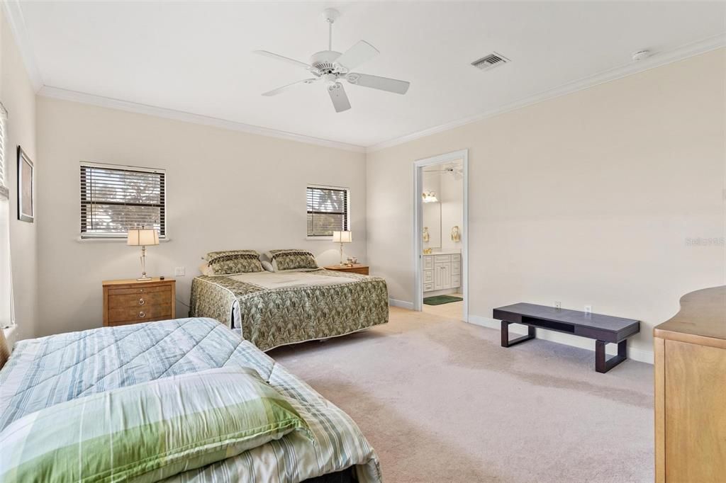 For Sale: $1,250,000 (3 beds, 2 baths, 3400 Square Feet)