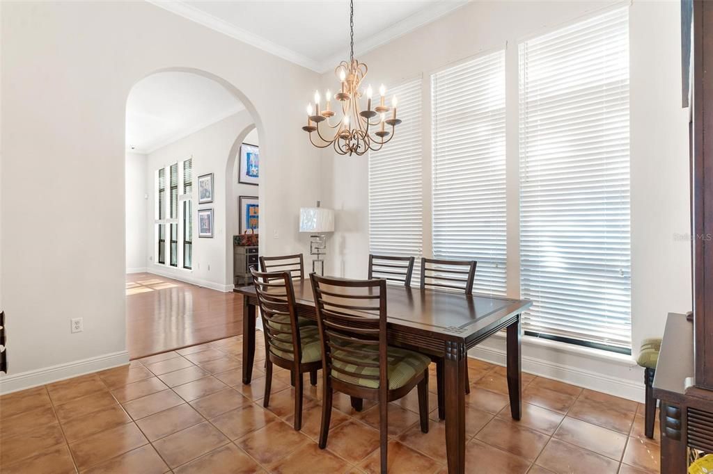 For Sale: $1,250,000 (3 beds, 2 baths, 3400 Square Feet)