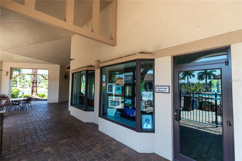 Active With Contract: $243,900 (2 beds, 2 baths, 1057 Square Feet)