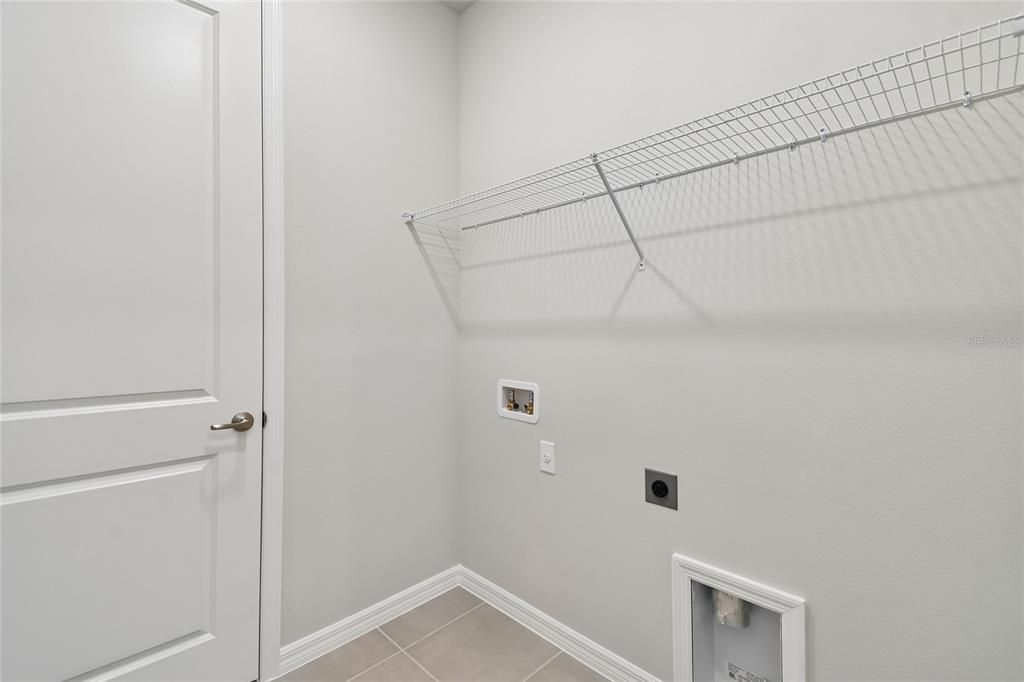 Active With Contract: $469,990 (3 beds, 2 baths, 2123 Square Feet)