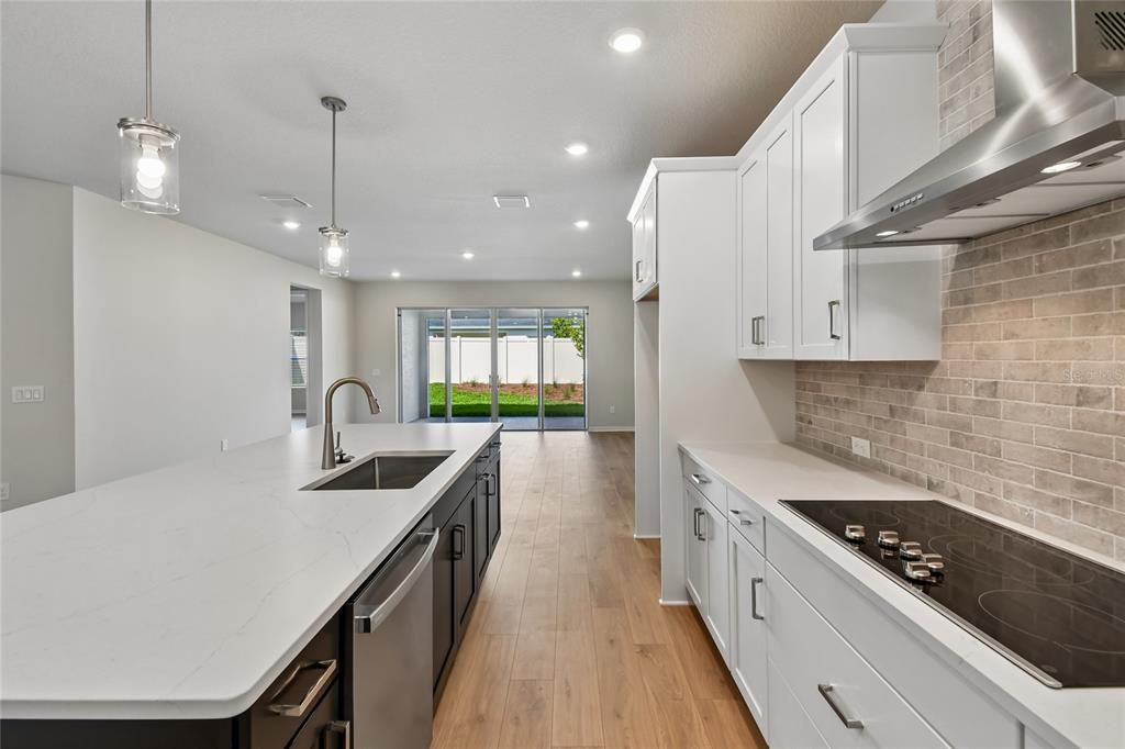 Active With Contract: $469,990 (3 beds, 2 baths, 2123 Square Feet)