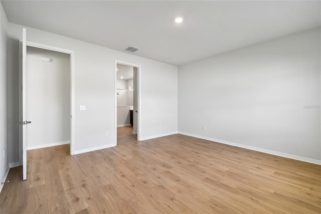 Active With Contract: $469,990 (3 beds, 2 baths, 2123 Square Feet)