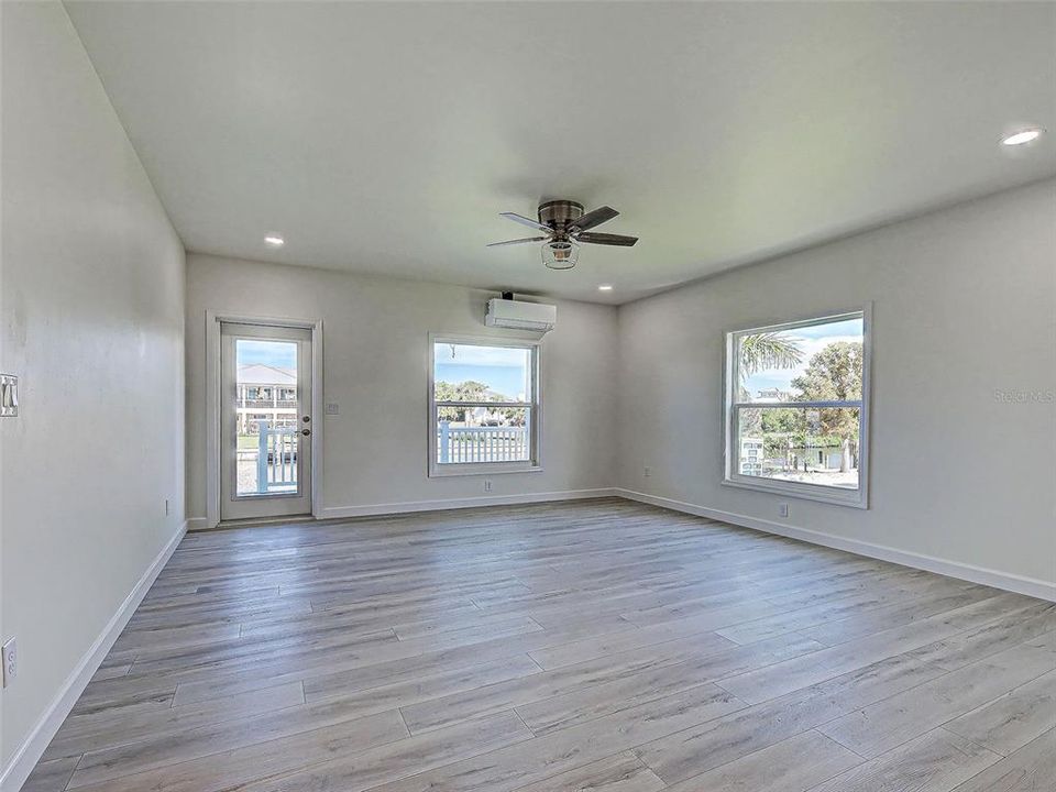 For Sale: $1,300,000 (3 beds, 3 baths, 3056 Square Feet)