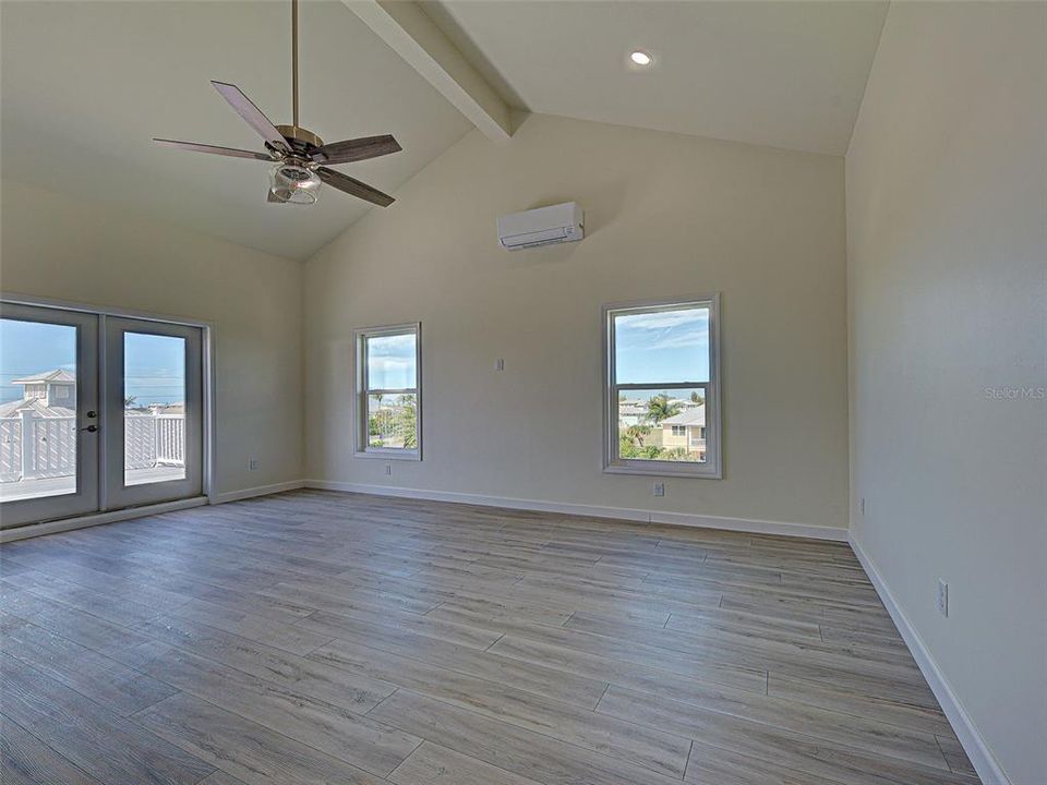 For Sale: $1,300,000 (3 beds, 3 baths, 3056 Square Feet)