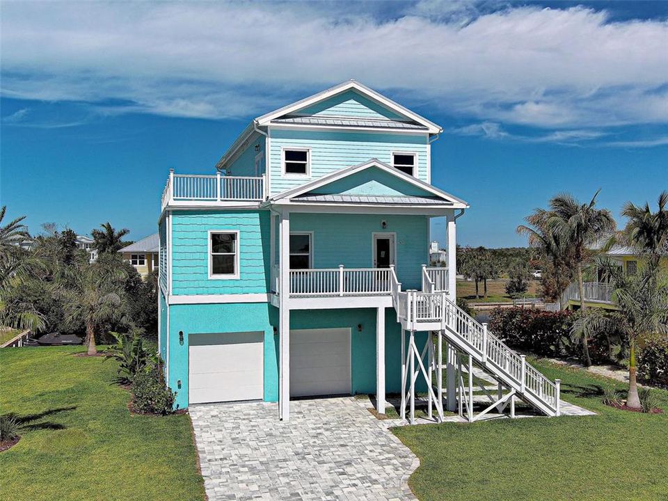 For Sale: $1,300,000 (3 beds, 3 baths, 3056 Square Feet)