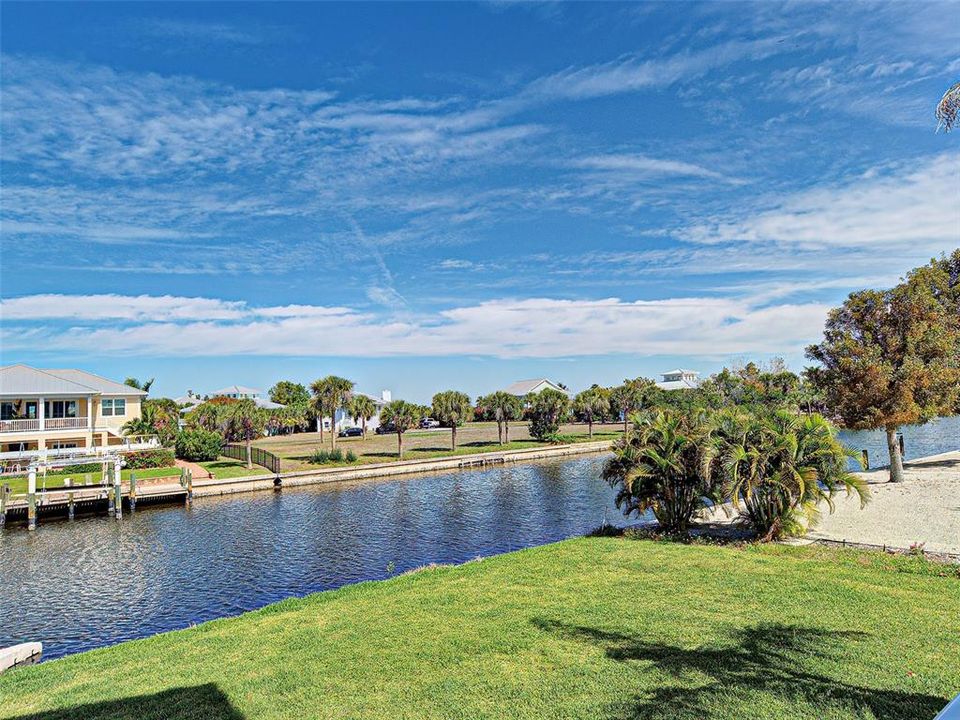 For Sale: $1,300,000 (3 beds, 3 baths, 3056 Square Feet)