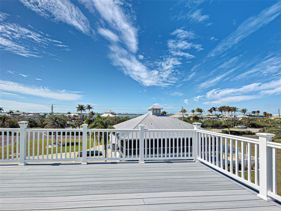 For Sale: $1,300,000 (3 beds, 3 baths, 3056 Square Feet)