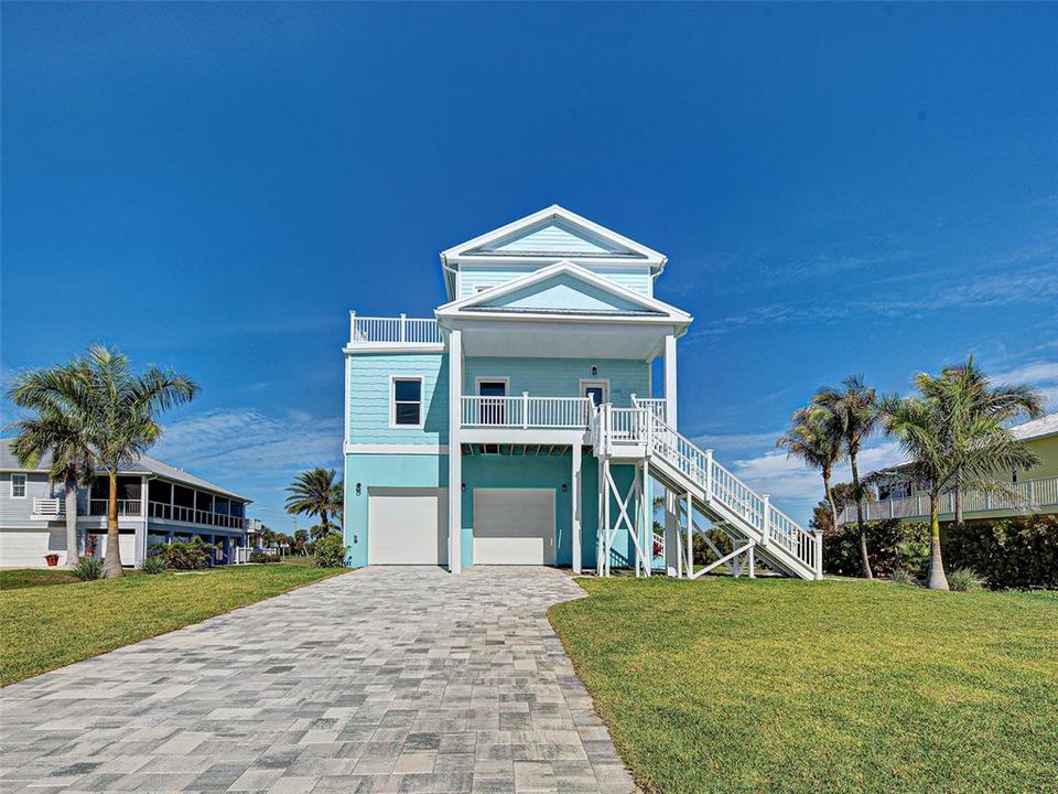 For Sale: $1,300,000 (3 beds, 3 baths, 3056 Square Feet)