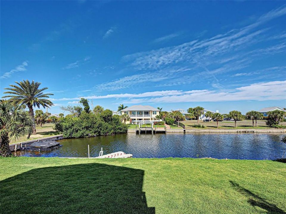 For Sale: $1,300,000 (3 beds, 3 baths, 3056 Square Feet)