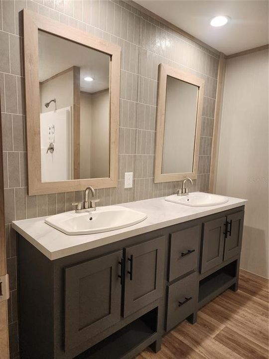 На продажу: $233,500 (3 спален, 2 ванн, 1475 Квадратных фут)