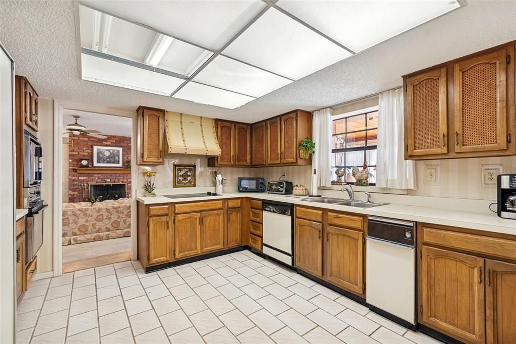 En Venta: $1,000,000 (4 camas, 4 baños, 5264 Pies cuadrados)