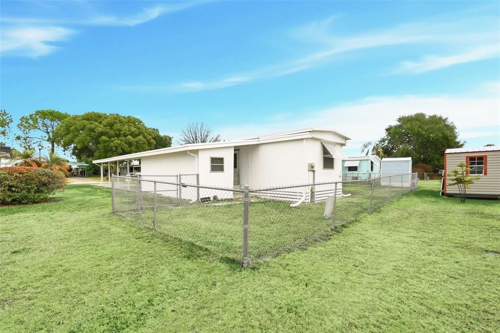 For Sale: $120,000 (2 beds, 2 baths, 804 Square Feet)
