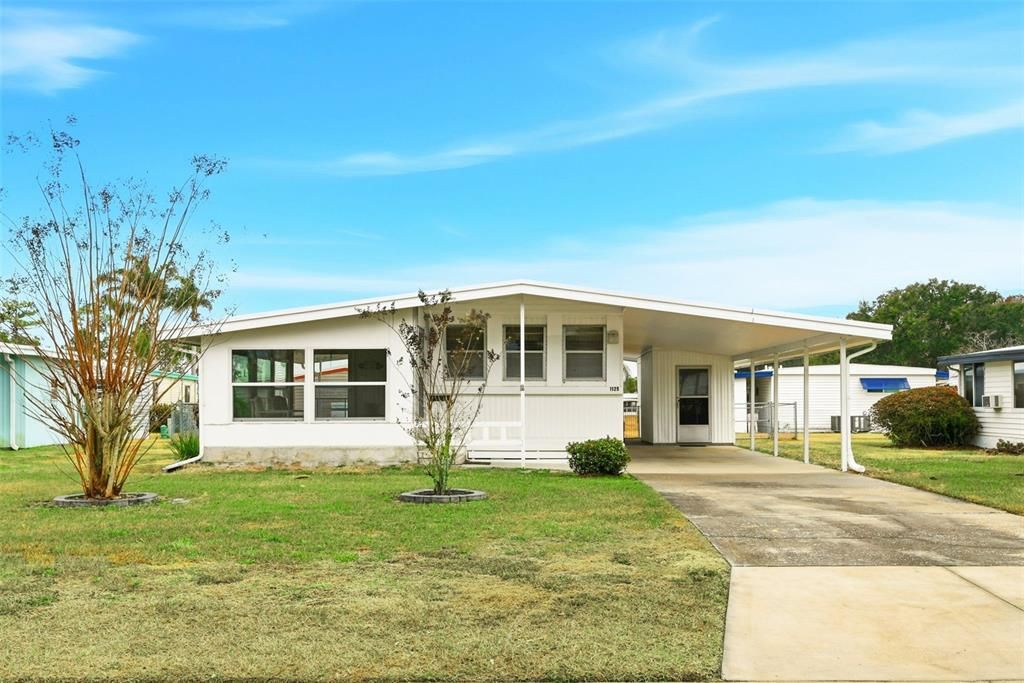 For Sale: $120,000 (2 beds, 2 baths, 804 Square Feet)
