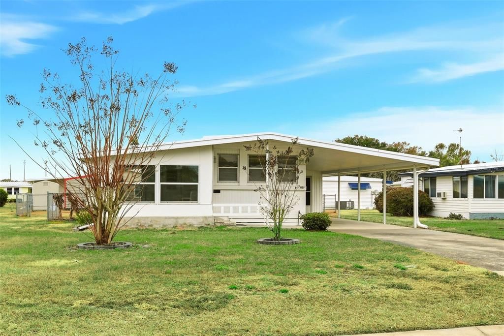 For Sale: $120,000 (2 beds, 2 baths, 804 Square Feet)