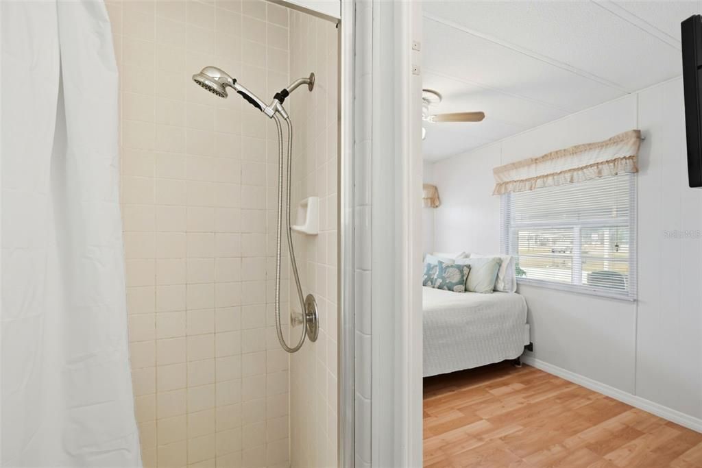 For Sale: $120,000 (2 beds, 2 baths, 804 Square Feet)