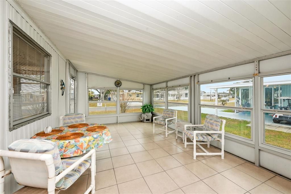 For Sale: $120,000 (2 beds, 2 baths, 804 Square Feet)