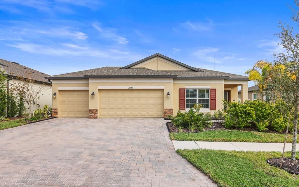 Recently Rented: $2,800 (3 beds, 2 baths, 2092 Square Feet)