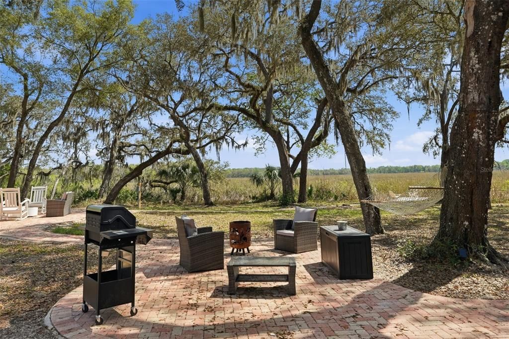 For Sale: $279,900 (1 beds, 1 baths, 652 Square Feet)