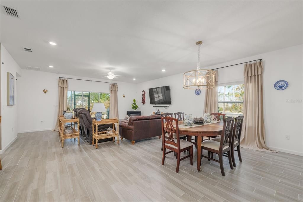 For Sale: $440,000 (4 beds, 3 baths, 2025 Square Feet)