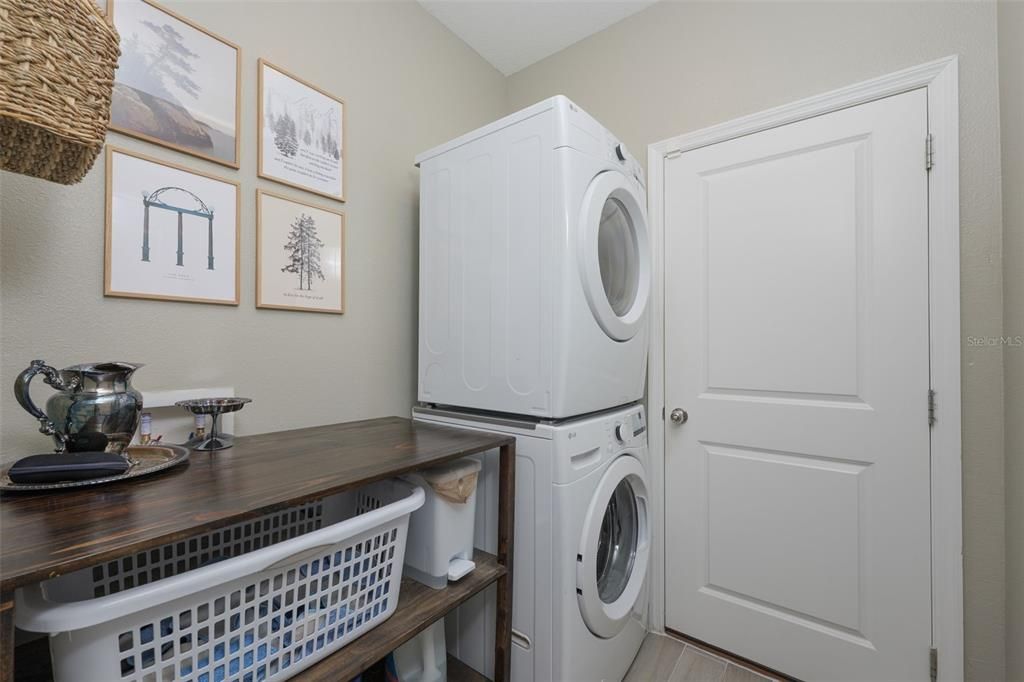 For Sale: $440,000 (4 beds, 3 baths, 2025 Square Feet)