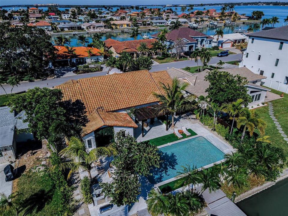 Active With Contract: $1,995,000 (4 beds, 3 baths, 2679 Square Feet)
