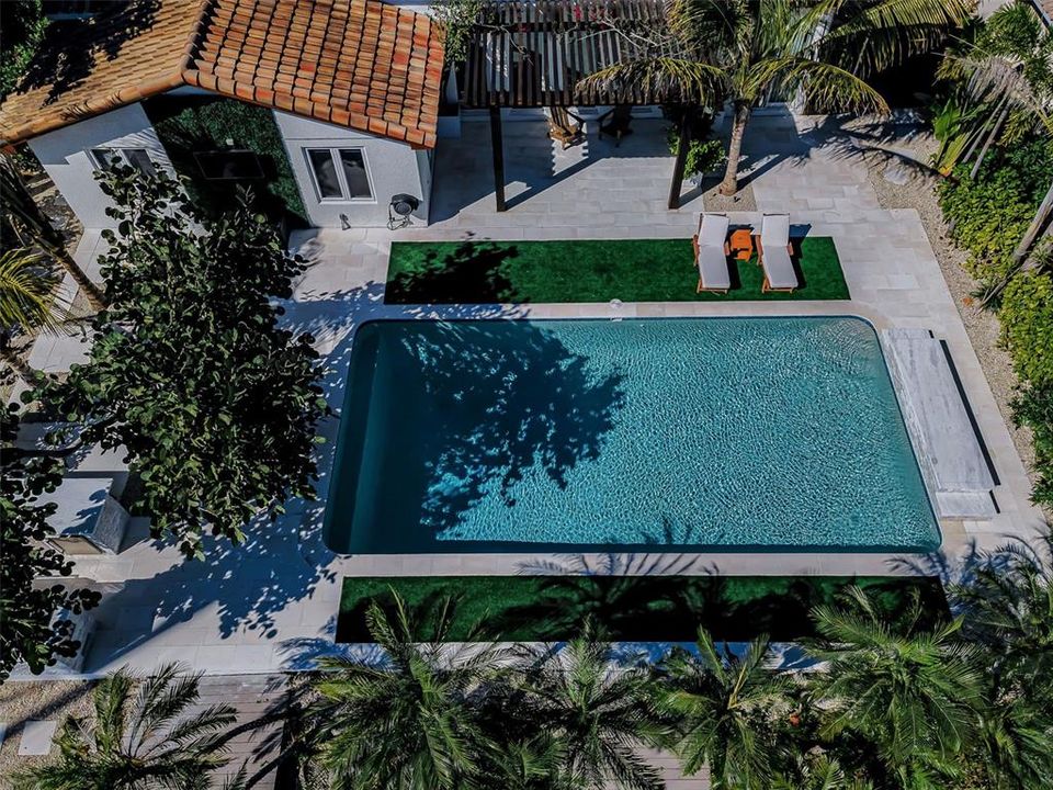 Active With Contract: $1,995,000 (4 beds, 3 baths, 2679 Square Feet)