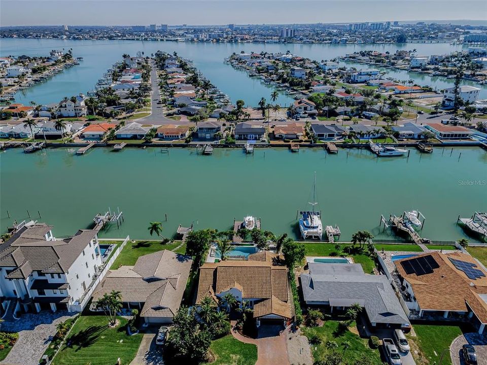 Active With Contract: $1,995,000 (4 beds, 3 baths, 2679 Square Feet)